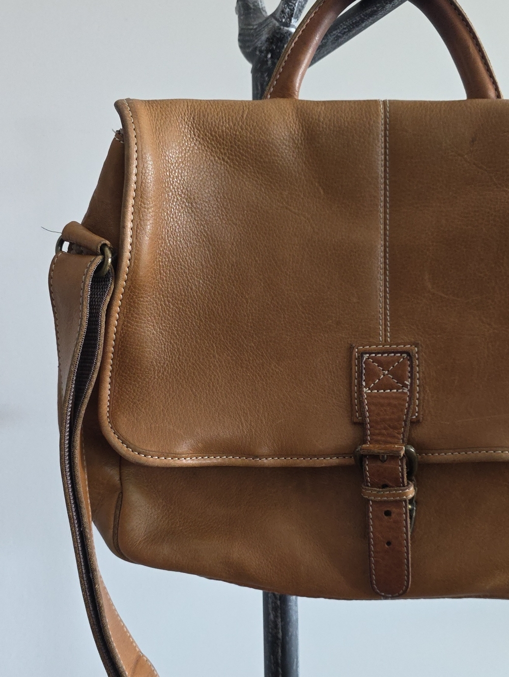 L.L. Bean Vintage Brown Leather Messenger Bag - Picture 2 of 14